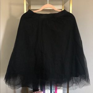 Black ballerina style skirt Size M.New with no tag